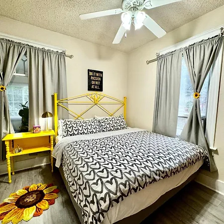 Seattle Home With 2 Bedrooms A King Bed Queen Bed And An Extra Sofa Bed Located 10 Minutes From Seatac Airport And 20 Minutes From Downtown Exterior foto