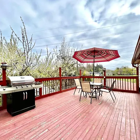 Seattle Home With 2 Bedrooms A King Bed Queen Bed And An Extra Sofa Bed Located 10 Minutes From Seatac Airport And 20 Minutes From Downtown Exterior foto