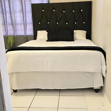 Seattle Home With 2 Bedrooms A King Bed Queen Bed And An Extra Sofa Bed Located 10 Minutes From Seatac Airport And 20 Minutes From Downtown Exterior photo